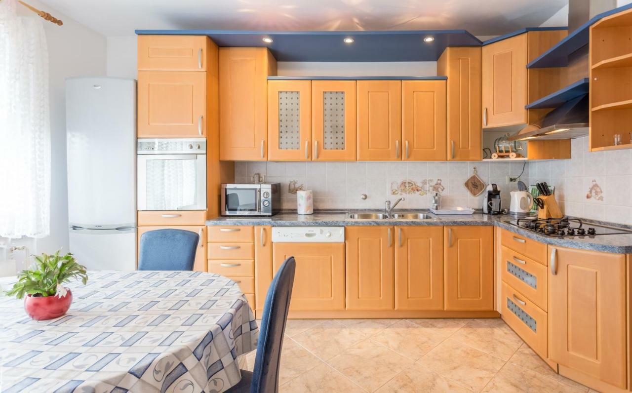 Apartment Dean Умаг Экстерьер фото